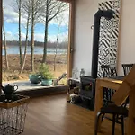 Nad Jeziorem Mazurskie Klimaty シャレー
